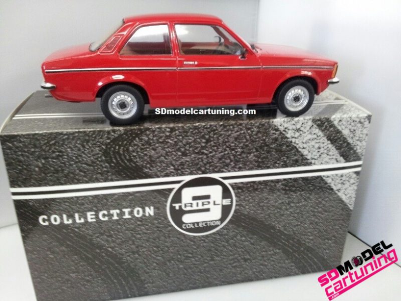 1:18 Opel Kadett C2 Berlina rossa