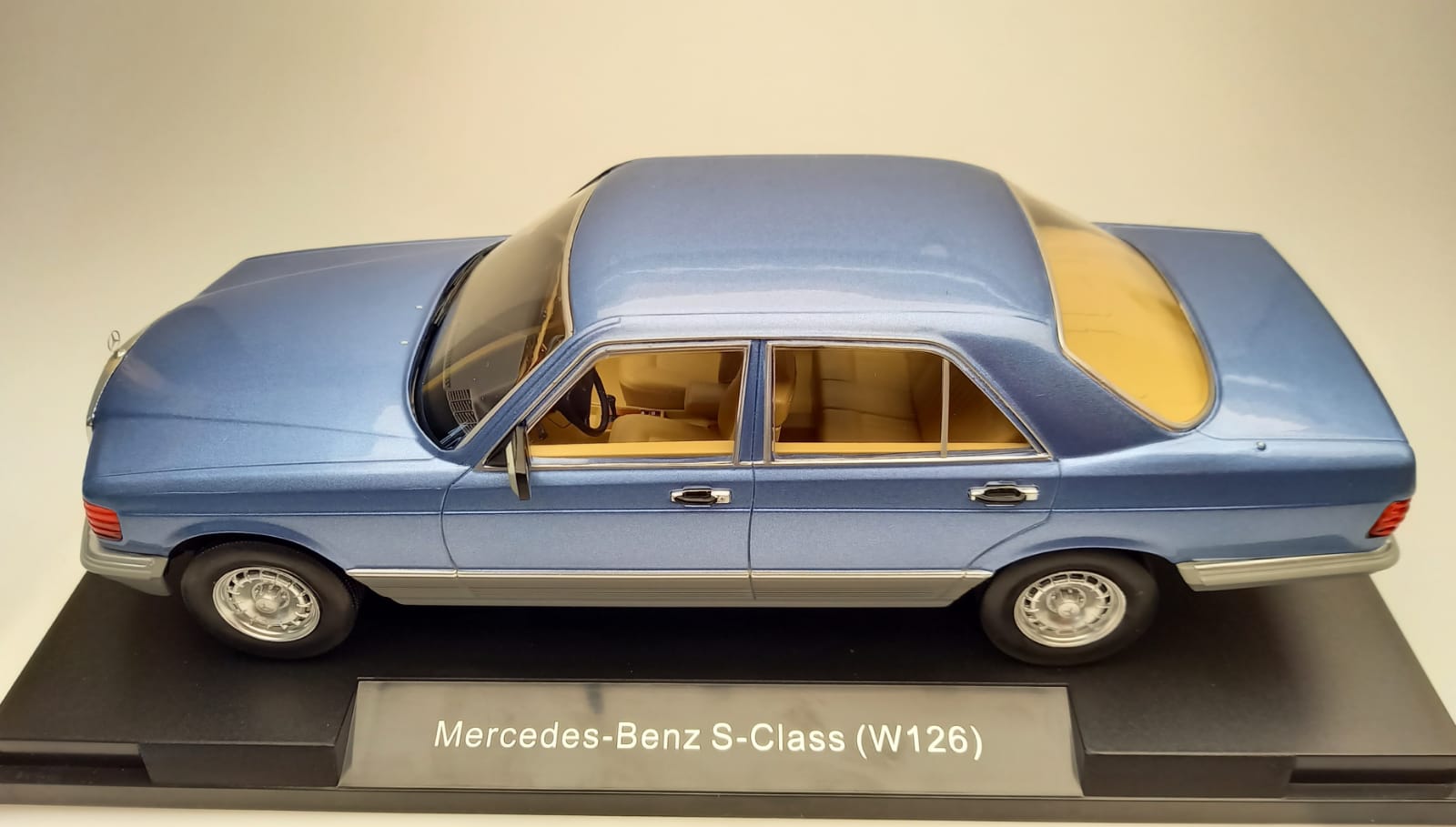 1:18 Mercedes Classe S W126 1979 - Bleu 