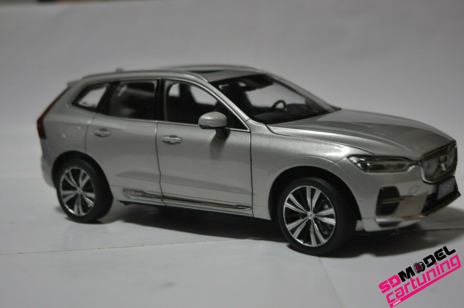 1:18 Volvo XC60 2022 - Silver