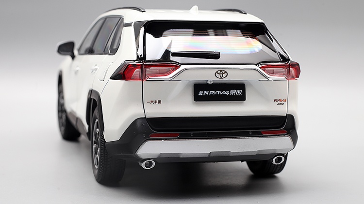 1:18 Toyota RAV4 - 2019 - Metallic White - SDmodelcartuning.com