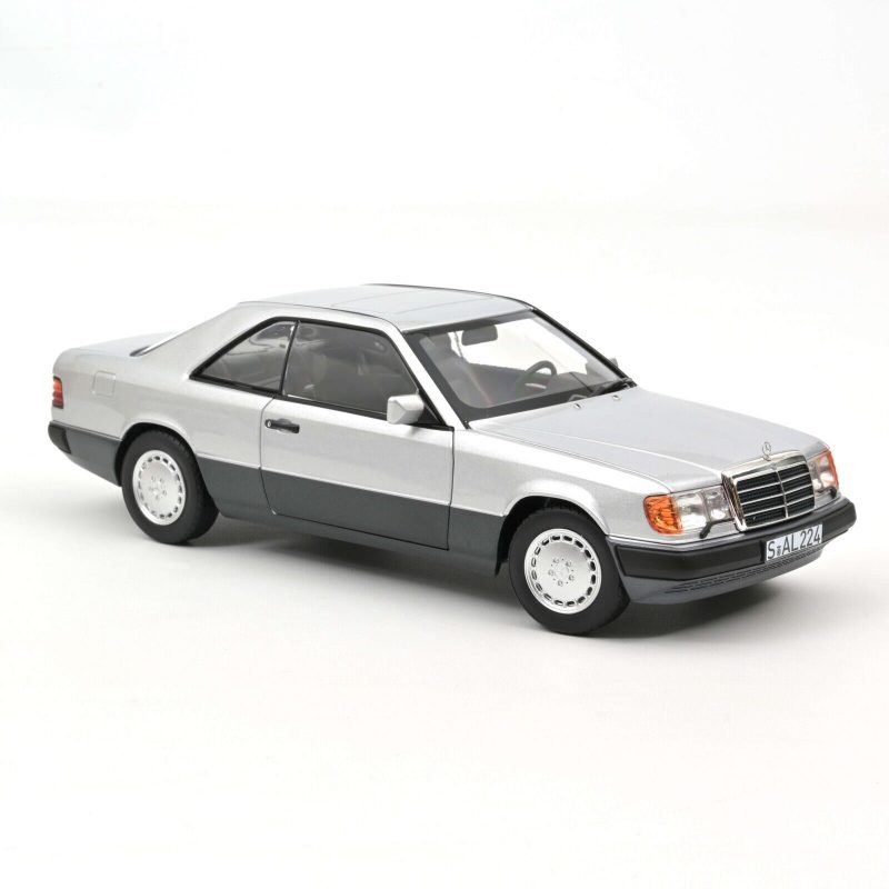 1:18 Mercedes Benz 300 CE-24 Coupé - 1990 - Plata