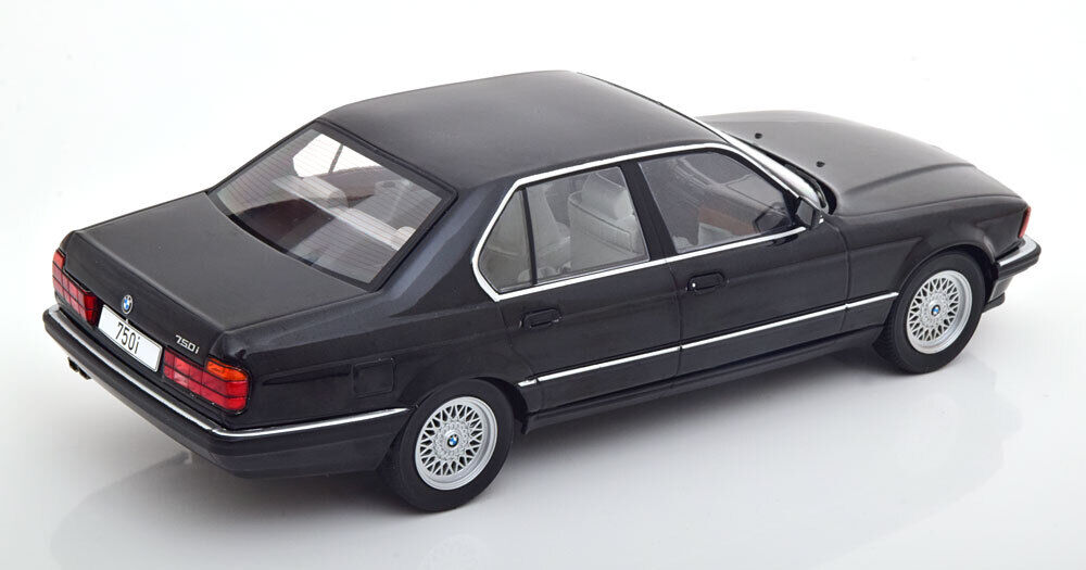 1:18 BMW 750I E32 - 1992 - Black