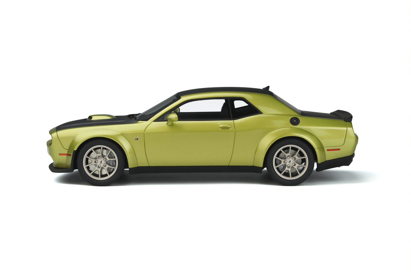1:18 Dodge Challenger R/T Scat Pack - Green