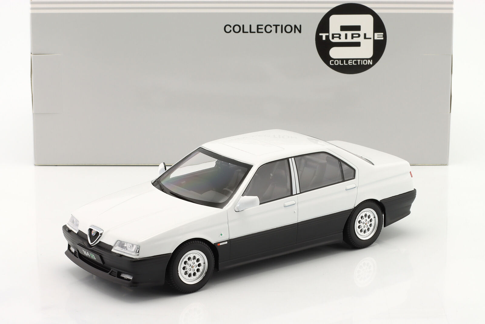 1:18 Alfa Romeo 164 Q4 -1994 - White