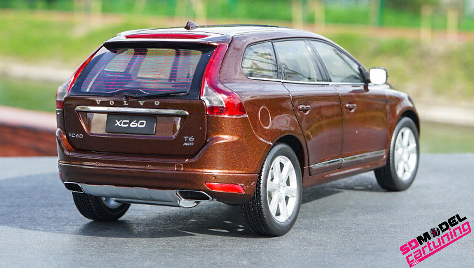 1:18 Volvo XC60 T6 2015 - Brown