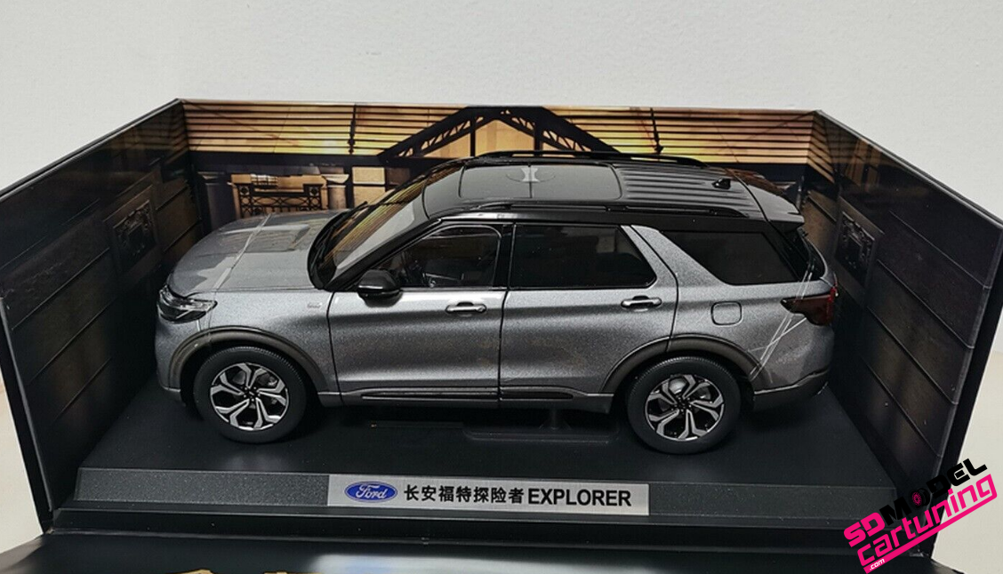 1:18 Ford Explorer - 2023 - Gray metallic