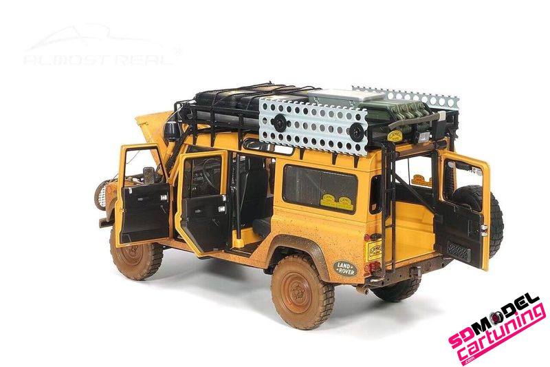 1:18 Land Rover Defender 110 Camel Trophy 1993 - Mud version – Image 3