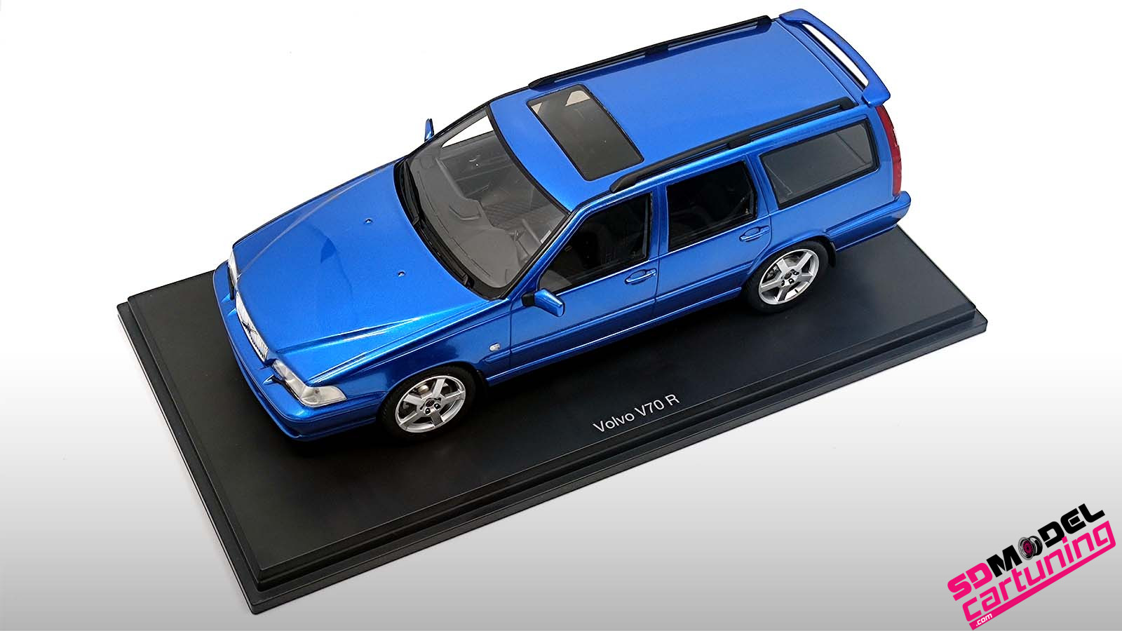 1:18 Volvo V70 R - 1999 - Blauw metallic - SDmodelcartuning.com