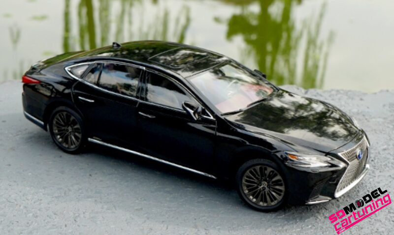 1:18 Lexus LS500H - Zwart - Imagen 5