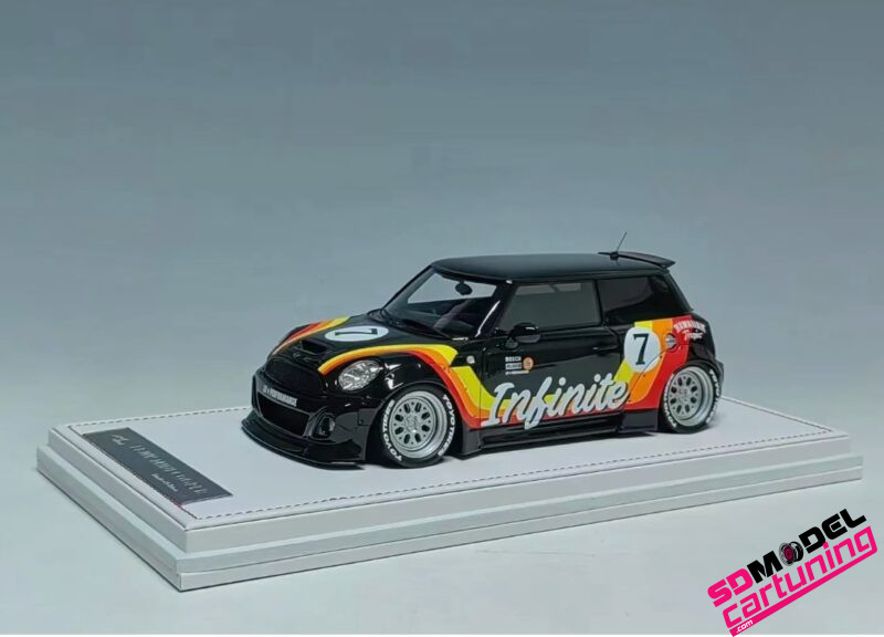 1:18 Mini Cooper LB Performance Liberty Walk - Infinite