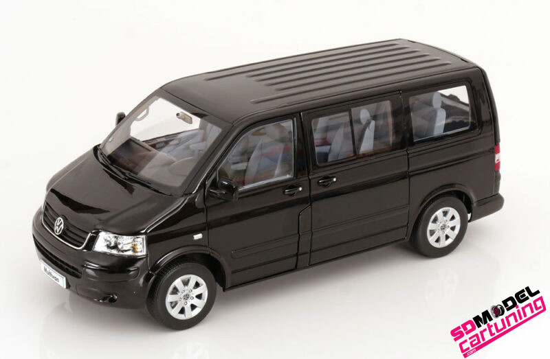 1:18 Volkswagen T5 Multivan - 2003 - Zwart