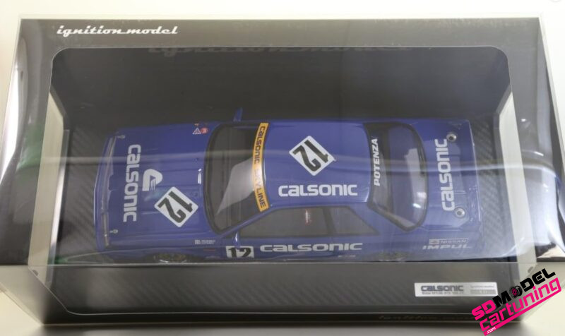 1:18 Nissan Skyline Calsonic JTC - 1989 - Inclusief Luxe Grondplaat - Imagen 4