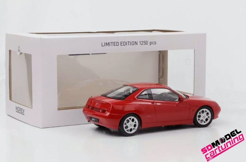 1:18 Alfa Romeo GTV - 1999 - Rood - Gelimiteerde Editie – Image 2