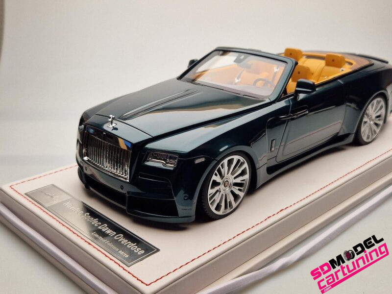 1:18 Rolls Royce Novitec Spofec Dawn Overdose - Groen/Zilver - Inclusief vitrinebox + Luxe grondplaat - Afbeelding 3