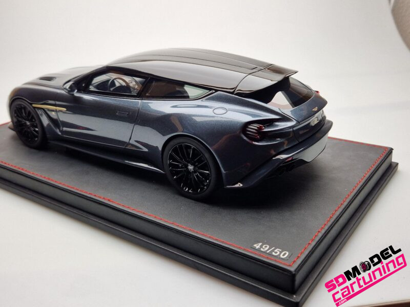 1:18 Aston Martin Zagato Shooting Brake - Predator grey - Afbeelding 2