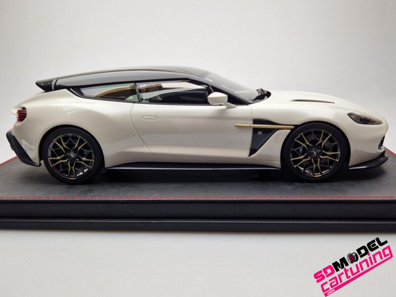 1:18 Aston Martin Zagato Shooting Brake - Escaping white metallic - Imagen 6