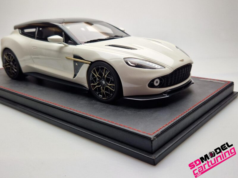 1:18 Aston Martin Zagato Shooting Brake - Escaping white metallic - Imagen 7