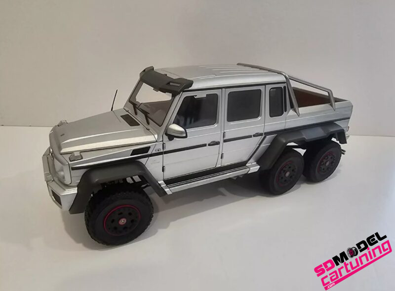 1:18 Mercedes-Benz G63 AMG 6x6 Argento