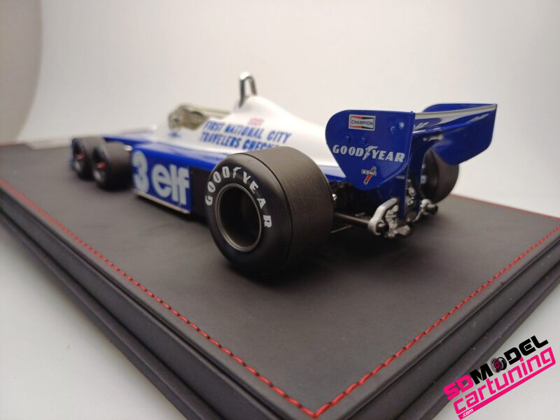 1:18 Ford Tyrell P34 #3 Ronnie Peterson - 1977 - Inclusief Luxe Grondplaat/Vitrinebox - Afbeelding 3