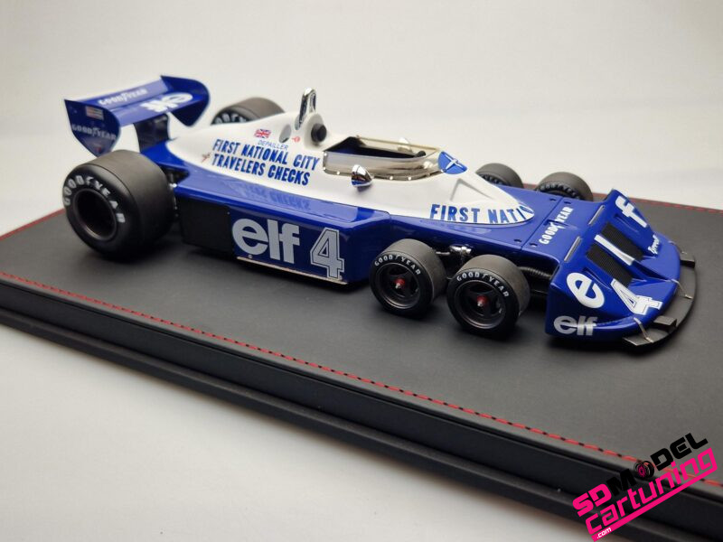 1:18 Tyrell P340 #4 Patrick Depailler - 1977 - Incluye placa base de lujo+caja vitrina