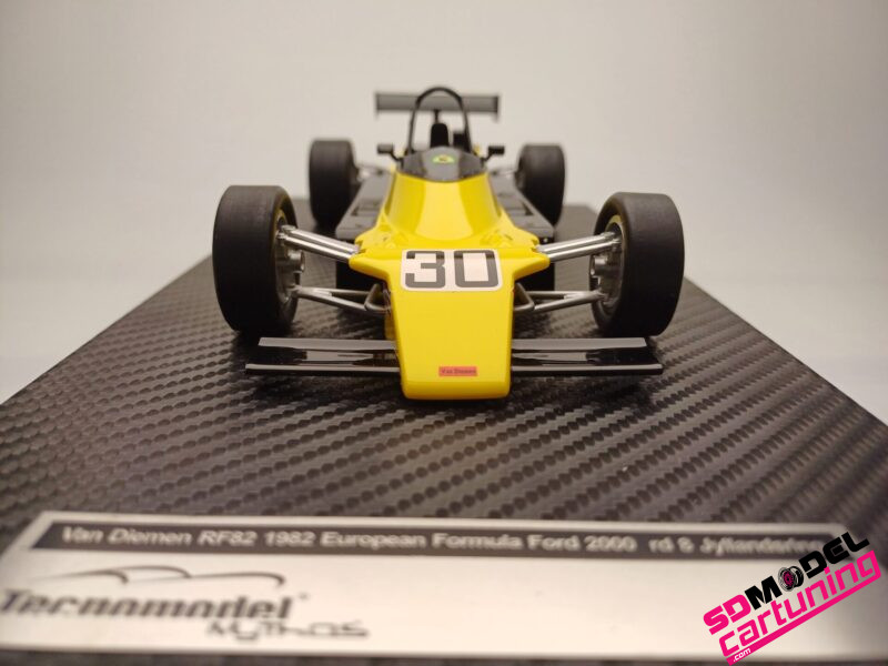 1:18 Van Diemen RF82  #30 Ayrton Senna British Formula  Round 8 Jyllandsring - 1982 - Imagen 7